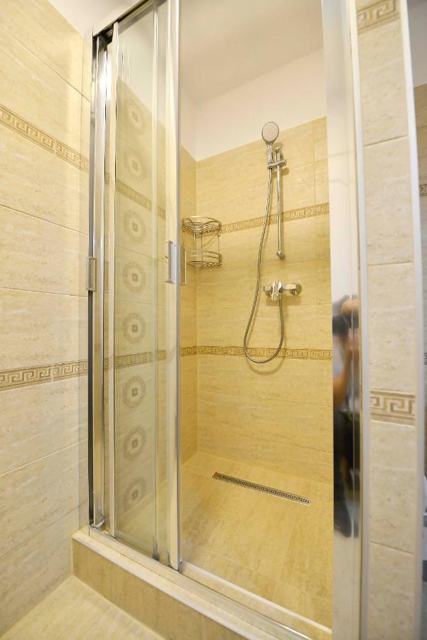 Otilia Aparthotel Bukarest Kültér fotó